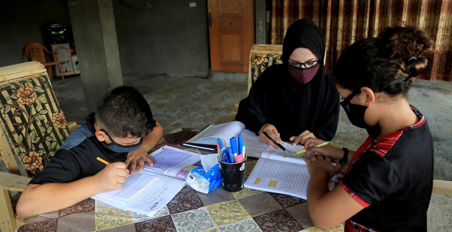 الفقر والانترنت يعيقان التعليم عن بعد في غزة