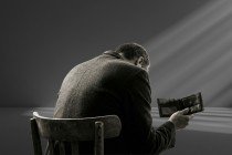 ما بدائل وزارة التنمية بعد توقف شيك الشؤون في غزة؟