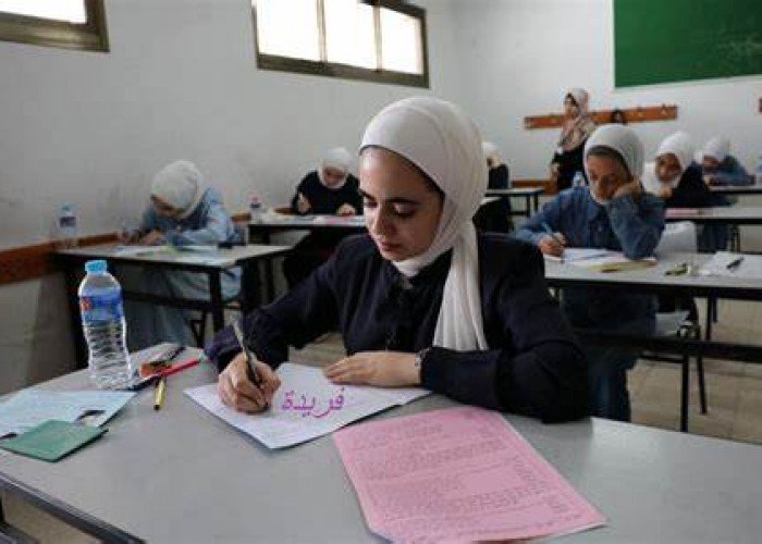 أسماء العشرة الأوائل في الثانوية العامة  توجيهي 2024 فلسطين،،