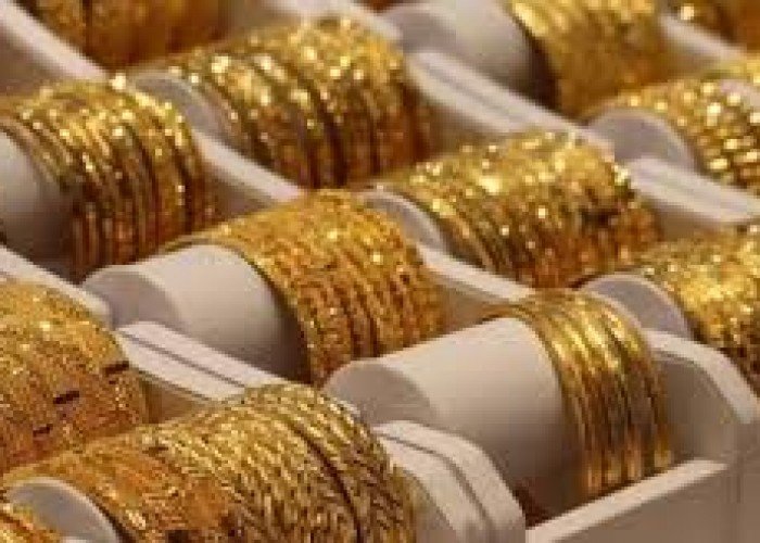استقرار الدولار وتراجع طفيف في أسعار الذهب وسط ترقب الأسواق في السعودية