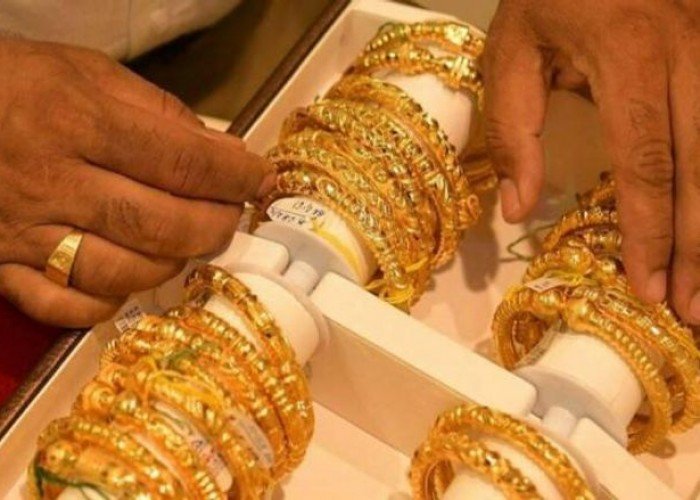 سعر الدولار والذهب اليوم في مصر – رحلة متقلبة وسط ضغوط السوق
