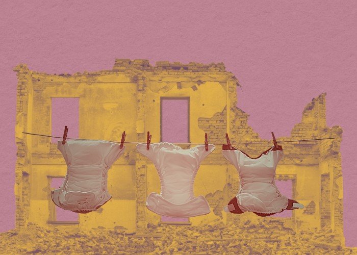 غلاء الحفاضات يُجبر أمهات غزة على بدائل مؤلمة