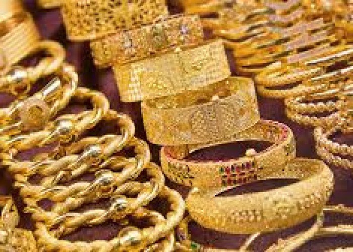 انخفاض أسعار الذهب عالميًا ومحليًا: أسباب وتوقعات