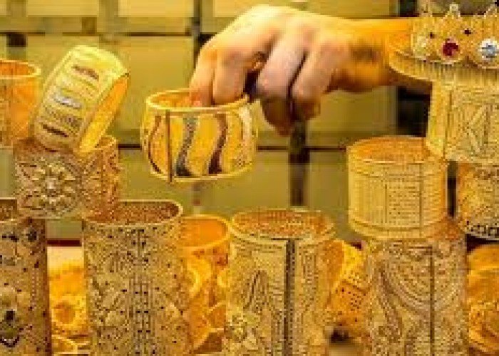 الدولار يرفع رأسه مجددًا فوق 39 ليرة تركي.. والبنك المركزي يثير القلق
