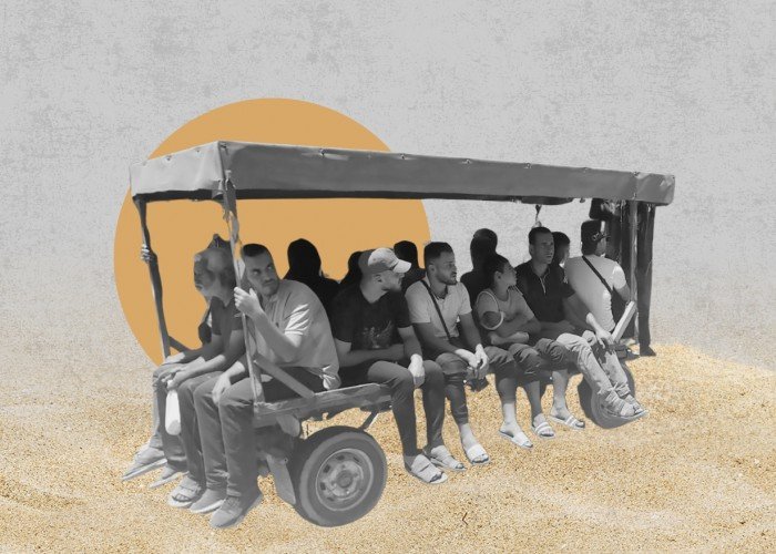 على حافة العربة: رحلة بين أنقاض غزة  