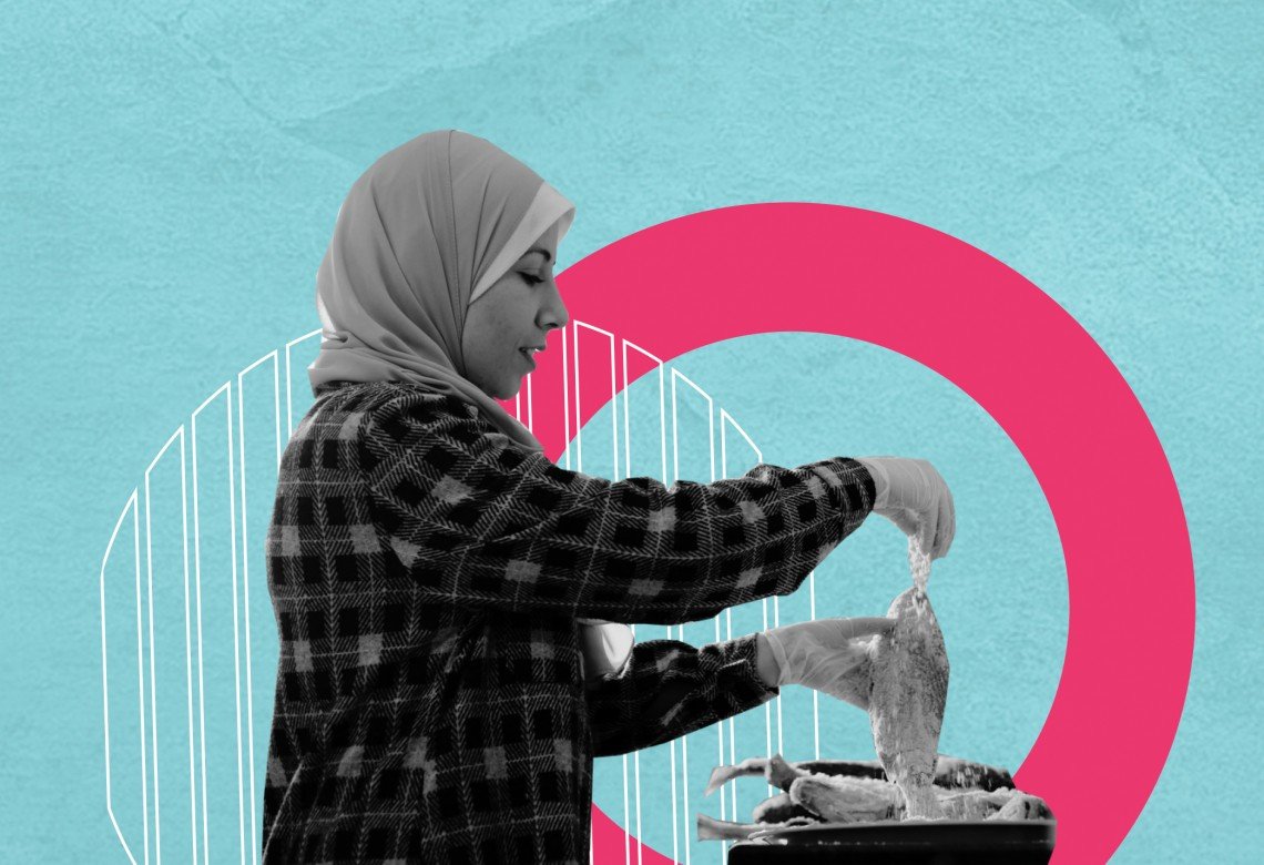العريني تصنع "الفسيخ" سيّد سفرة العيد