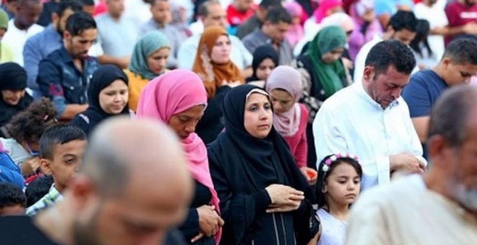 تكبيرات العيد مكتوبة بصيغة صحيحة للاستماع والترديد