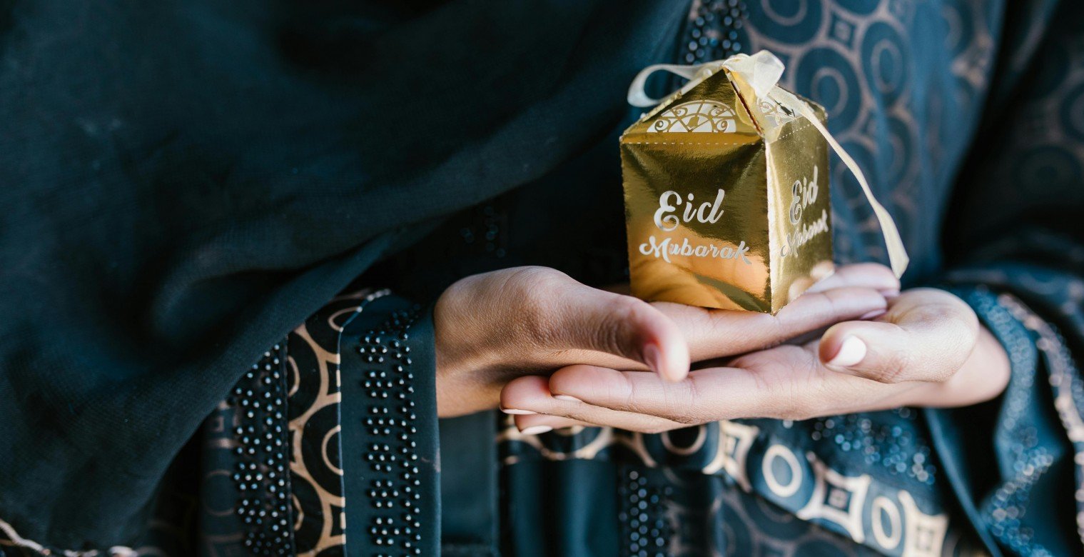 رسائل تهنئة عيد الفطر 2025.. أجمل العبارات لمشاركة الفرحة