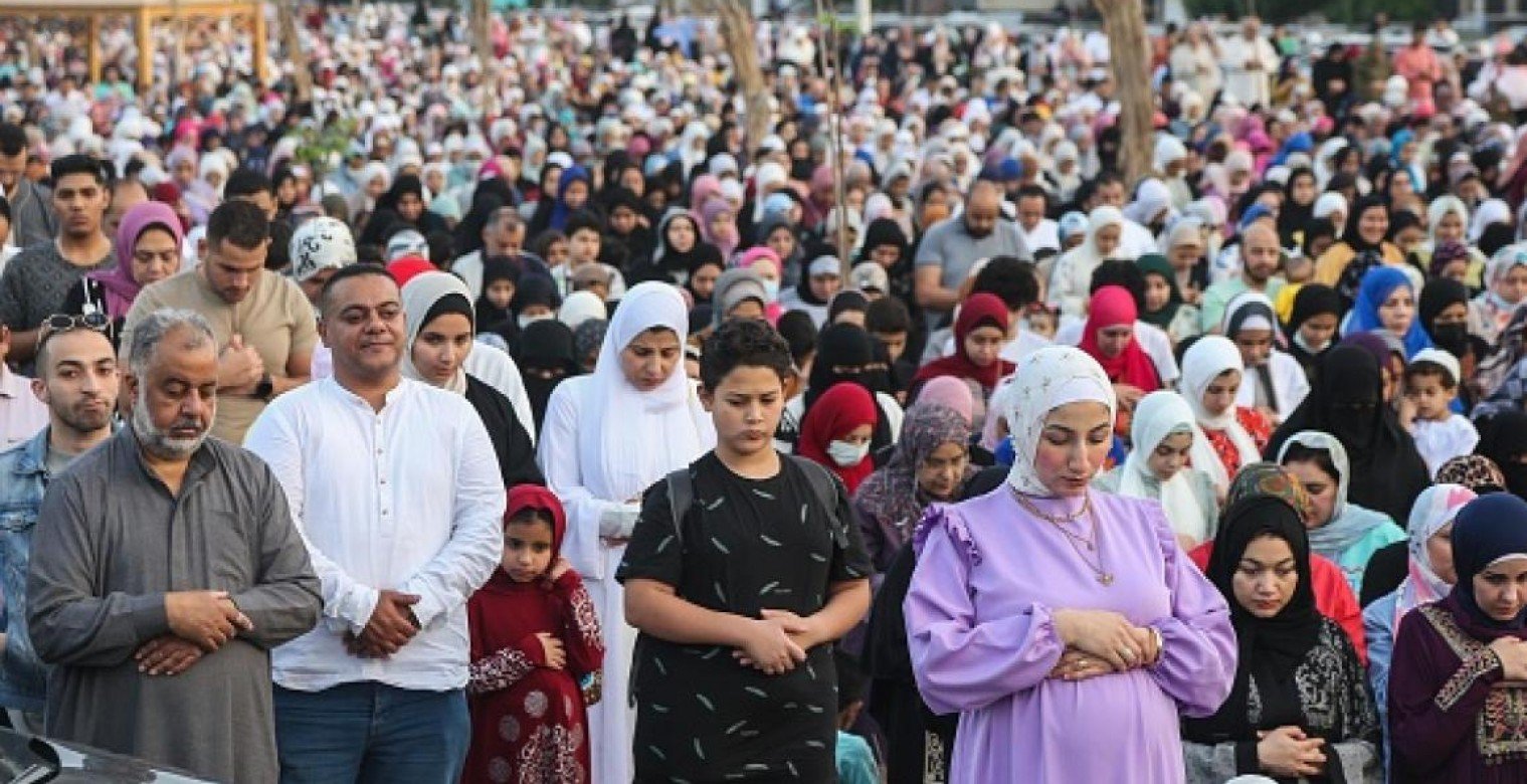مواعيد صلاة عيد الفطر 2025 في محافظات مصر