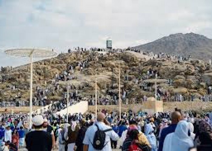 فضل صيام يوم عرفة وأحكامه- دليل شامل ليوم عرفة 2025