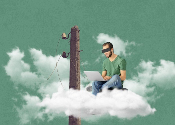 انقطاع الإنترنت: عزلة كارثية تضاعف عبء الحرب  